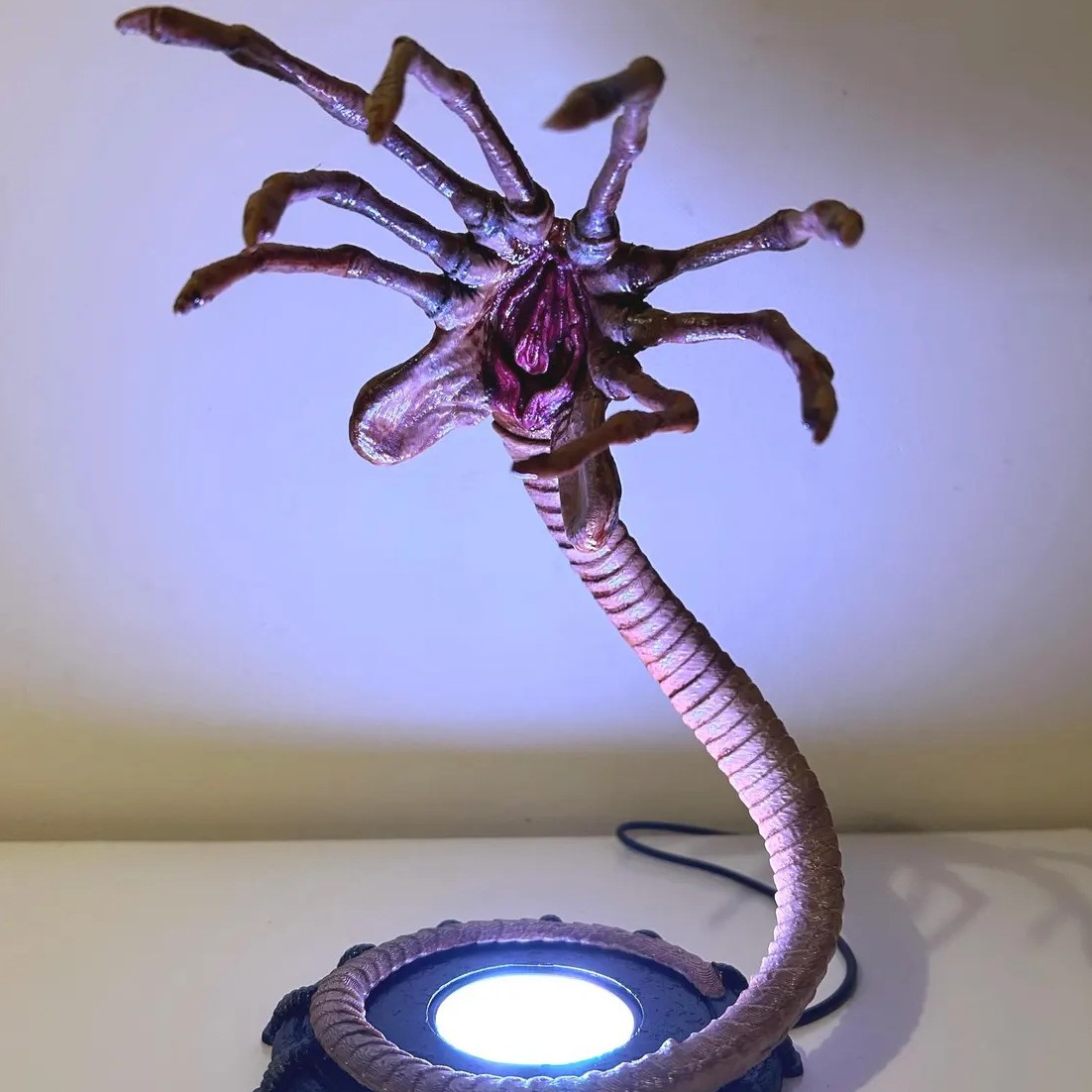 Lampu Alien Facehugger Lampu M - Lighting Decor For Home ulasan dan harga